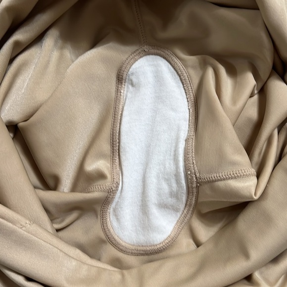 SPANX
 High-Waisted  Short - Picture 4 of 4